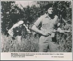 cca 1960-1970 4 db különféle háborúval kapcsolatos MTI fotó (Vietnám, Szingapúr, stb.), különböző mé...