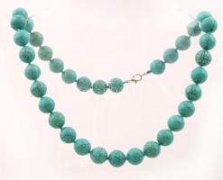 Türkiz gyöngysor ajándéktáskában, h: 45 cm