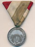 ~1930. "Magyar Kerékpáros Szövetség" jelzett Ag emlékérem mellszalagon "Hawel Bp." gyártói jelzéssel (~13,65g/30mm) T:2