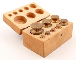 LAKISZ 8 db-os súlykészlet eredeti fa dobozában