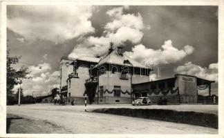 Rimaszombat, új vasútállomás épülete / new railway station, automobile