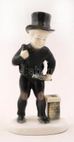 Metzler & Ortloff Ilmenau kéményseprő fiú, kézzel festett, jelzett, hibátlan, m:13 cm