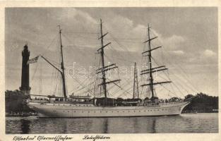 Swinoujscie, Ostseebad Osternothafen; Leuchtturm / lighthouse, steamship