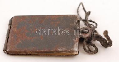 cca 1914 Első világháborús dögcédula-tartó, benne kitöltött cédulával