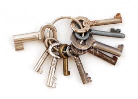 Mini kulcsok 10 db, h: 2-4 cm