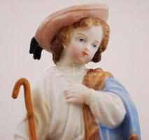 Kecskét terelő pásztorfiút formázó, festett bisquit porcelán tolltartó, kézzel festett, jelzés nélkü...