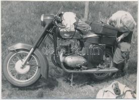 1963 Java motorral szép az élet, Sopron,fotó, 8x11cm