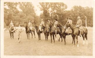 1936 Budapest, Lovas hölgyek a lovaglópályán, photo (EK)