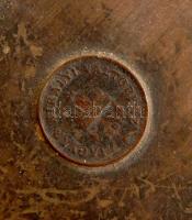 Vas persely, lakat nélkül, a tetején 1902-es fillérrel, 11,5×11×7 cm