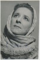 Gobbi Hilda (1913-1988) Kossuth-díjas színművésznő, érdemes és kiváló művész saját kezű aláírása egy őt ábrázoló fotón, 9x6cm