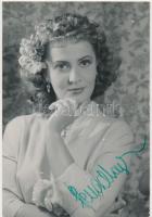 Gyenes Magda (1925-) magyar színésznő saját kezű aláírása egy őt ábrázoló fotón, 9x6cm