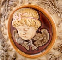 Antik puttófejes kaspó, festett mázas kerámia, sorszámozott, jelzés nélkül, apró hibákkal XIXth cent...