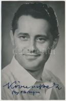 Kövecses Béla (1919- ): énekes (tenor) saját kezű aláírása egy őt ábrázoló fotón, 14x9cm