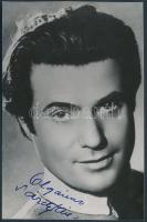 Sárdy János (1907-1969) magyar operaénekes, színész saját kezű aláírása egy őt ábrázoló fotón, 12x8cm
