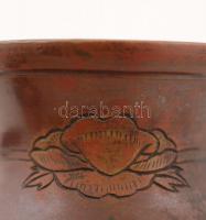 Díszes, keleti motívumos bronz váza, fém rátéttel, jelzés nélkül, m: 15 cm