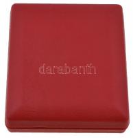 ~1970. "Kiváló Határőr" aranyozott, zománcozott jelvény eredeti tokban miniatűrrel T:2