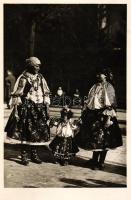 Mohács, menyecskék, népviselet / Hungarian folklore near Mohács