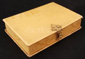Kollmann Ferencz Díszmű és Könyvkötészete pecséttel papírdoboz, kissé viseltes állapotban, 15x21x4cm