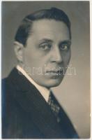 cca 1930 Törzs Jenő(1887-1946) színész, filmrendező, Strelisky fotó, pecséttel jelzett, 13,5x9 cm