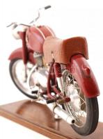 cca 1960 Csepel Pannonia egyedi motorkerékpár makett, fa talapzaton, rendkívül részletgazdag kidolgo...