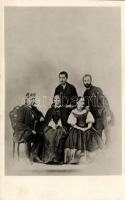 Nagyszalonta, Csonkatorony, családi kép a múzeumban; Arany János és László, Aranyné Ertsey Júlia, Széll Kálmán és Széllné Arany Júlia