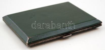 cca 1940 cigaretta tárca, fém, jelzett (Magyar Fémlemezipar RT), "Kedves hívének Nikotex" gravírozott felirattal a belsejében, kopott, 8×10 cm