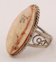 Borostyánnal díszített bizsu gyűrű, méret: 56