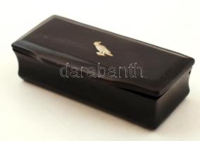 Bélyegtartó lakk fa dobozka, fém berakással, 8,5x3,5x2,5 cm