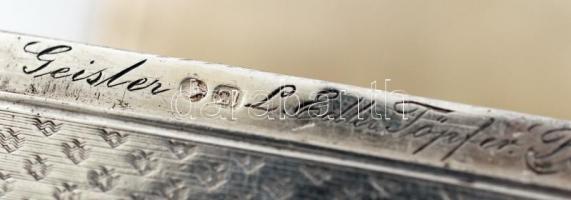 Antik ezüst (Ag.) tubákos szelence, jelzett (13 lat), enyhe horpadással, német felirattal, 8×4,5 cm,...