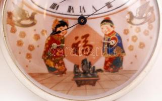 Kulcsos távol keleti fém zsebóra, kézzel festett számlap,  több funkciós (járás közben a figurák kez...