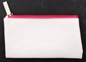 Műbőr irattartó 18×13 cm, 2 db Lancome piperetáska, 18×10 cm, 29×13 cm