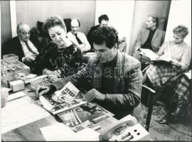 cca 1986 Benkő Imre képriportja a Képes 7 szerkesztőségéről, pecséttel jelzett 4 db fotó, 16x21 cm és 16x24 cm