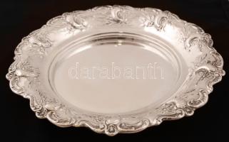 Ezüst, virágos peremű kerek tál, Ag., jelzett, 197,2gr., d:21cm/ Silver, floral-edged round bowl, Ag, marked, 197,2gr, d. 21cm