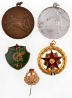 5db vegyes sportérem és szocialista kitüntetés, jelvény, közte "Önkéntes Tűzoltó" aranyozott, zománcozott kitűző "MGT" festett fém jelvény T:2
