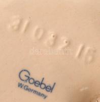 Goebel macska, festett mázas kerámia, m:15 cm, h:12 cm