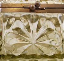 Antik cukortartó, fém-üveg,  jó állapotban, m:8 cm, 9×13 cm