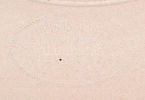 cca 1865 Borsos József (1821-1883) festő és fotográfus pesti műtermében készült férfiportré, ovális ...