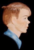 Fiú fej, festett kerámia falikép, jelzett, kopásokkal, 19×13 cm