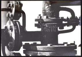 cca 1970 Kalocsai Rudolf: Szerelvény, feliratozott vintage fotóművészeti alkotás a szerző hagyatékából, 30x40 cm