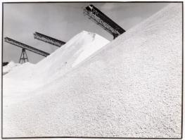 cca 1980 Kabáczy Szilárd: Kőhegyek, pecséttel jelzett, feliratozott vintage fotóművészeti alkotás, 30x40 cm