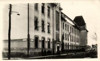 Nagykároly, Carei; Piarista gimnázium / grammar school (kopott sarkak / worn edges)