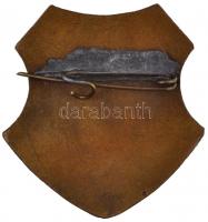 1949. "Magyar Szabadságharcos Szövetség" zománcozott fém jelvény, tagsági igazolvánnyal T:...