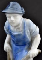 Szántó paraszt, kézzel festett, jelzett (HS), hibátlan, h:24 cm, m:13 cm