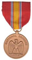 Amerikai Egyesült Államok 1953. Nemzeti Védelmi Érem Br kitüntetés mellszalagon (32mm) T:2 USA 1953. National Defense Service Medal Br medal with ribbon (32mm) C:XF