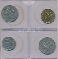 143db vegyes magyar és külföldi fémpénz berakólapokon és két albumba rendezve, közte jobb darabokkal...