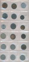 143db vegyes magyar és külföldi fémpénz berakólapokon és két albumba rendezve, közte jobb darabokkal...