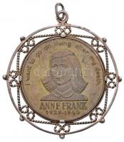 DN &quot;Anne Frank 1929-1945&quot; jelzetlen Ag emlékérem, jelzett Ag keretben (a keret: 0.925; Br:23,44g/52mm) T:2 /  ND &quot;Anne Frank 1929-1945 - I want to go on living after my death. / And therefore I am grateful to God for giving me this gift...of expressing all that is in me.&quot; unmarked Ag commemorative medal in marked Ag frame (the frame is: 0.925; Br:23,44g/52mm) C:XF