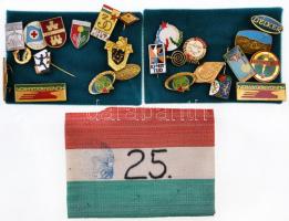 25db vegyes szocialista kitűző és jelvény, közte "Jó Munkáért", "Ki mit tud" + "Magyar Kerékpáros Szövetség" lepecsételt piros-fehér-zöld karszalag T:vegyes