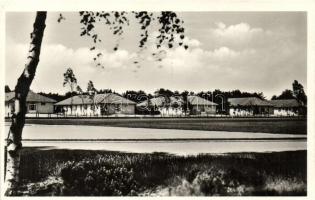 1936 Berlin, Olympische Dorf, Wohnhäuser am Sportplatz / Olympic Village, houses and sport field, So. Stpl