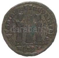 Római Birodalom / Siscia / I. Constantinus 318. Follis Cu (3,25g) T:2,2-
Roman Empire / Siscia / Co...